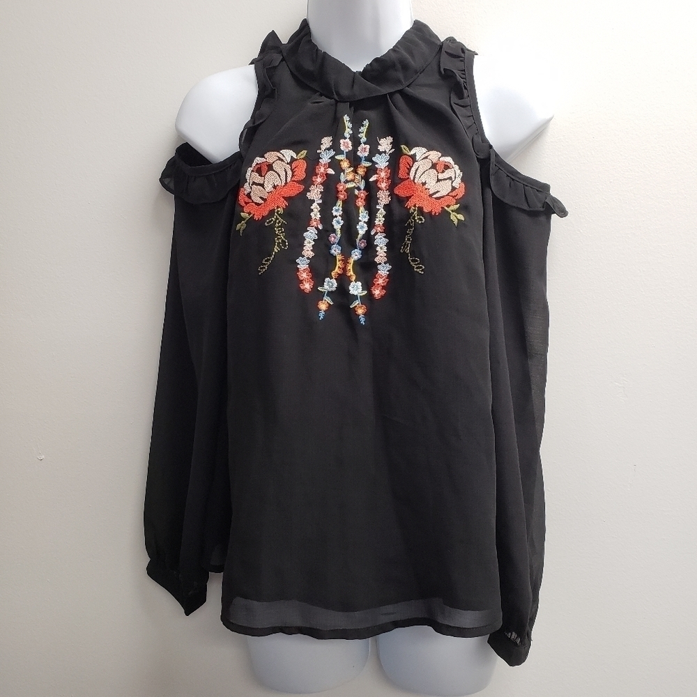 Altar'd State Black Floral Embroidered Cold Shoulder Top Size Small